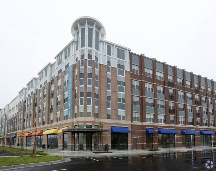 2701 Neabsco Common Plz, Woodbridge, VA à louer - Photo de l’immeuble – Image 3 sur 46