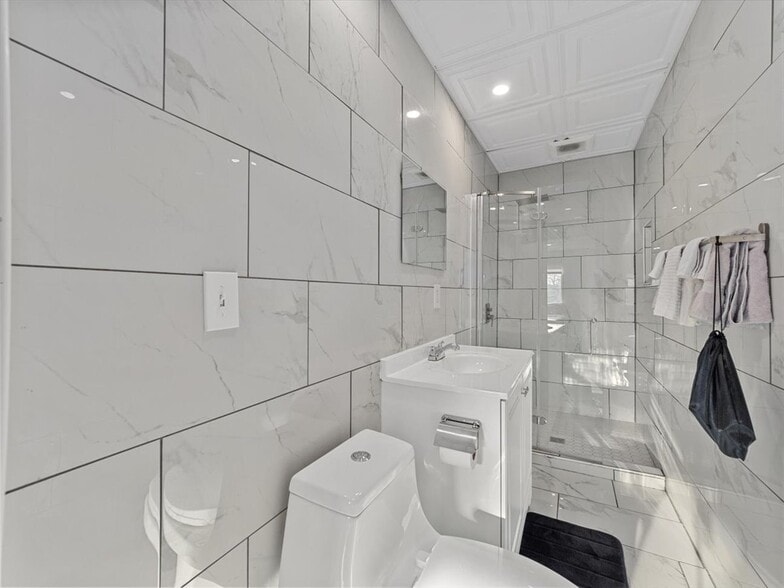 329 Downing St, Pittsburgh, PA à vendre - Photo de l’immeuble – Image 2 sur 41