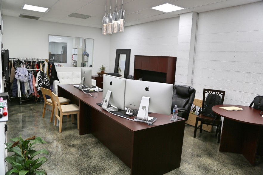 452-456 E 20th St, Los Angeles, CA à louer - Photo de l’immeuble – Image 3 sur 13