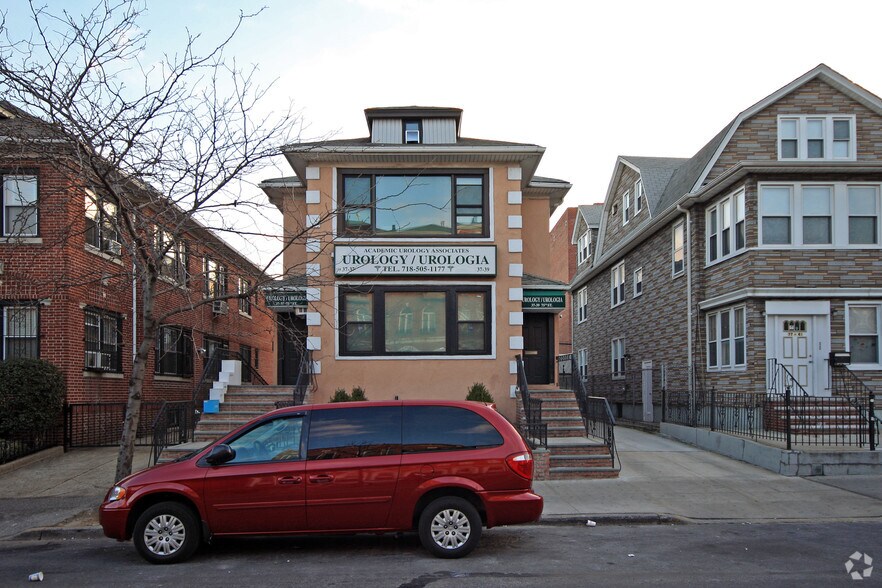3737-37-39 75th St, Jackson Heights, NY à vendre - Photo de l’immeuble – Image 3 sur 3