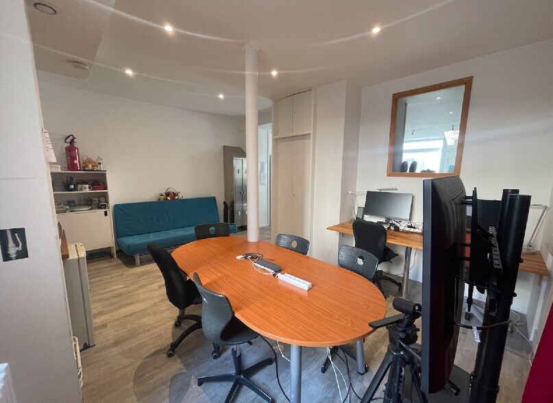 Bureau dans Paris à louer - Photo de l’immeuble – Image 2 sur 9