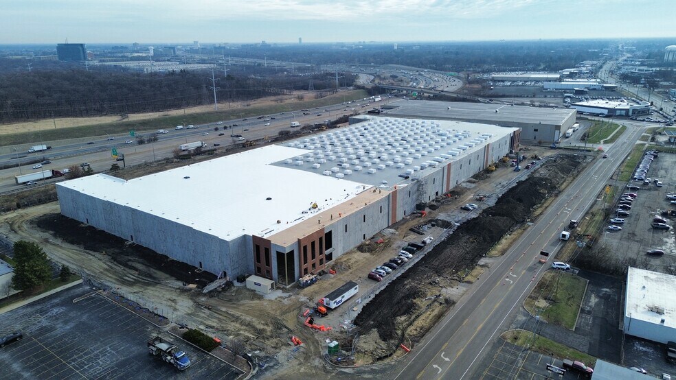 2300 Warrenville Rd, Downers Grove, IL à louer - Photo principale – Image 1 sur 4