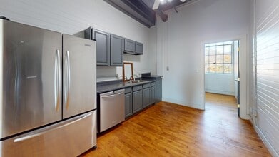 297 Prince Ave, Athens, GA à louer Photo intérieure– Image 2 sur 5