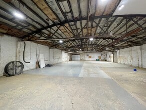 133 Thompson St, Asheville, NC à louer Photo intérieure– Image 2 sur 3