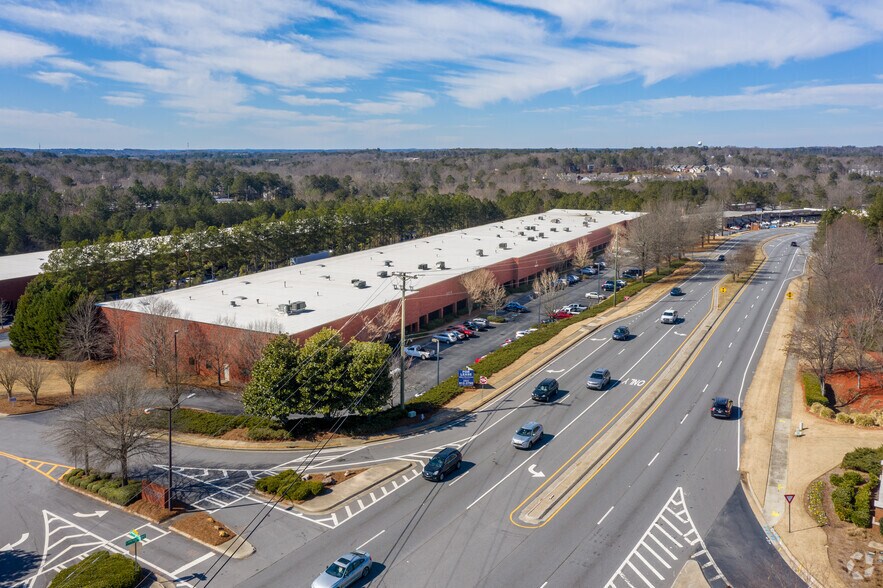 305 Shawnee North Dr, Suwanee, GA à louer - Aérien – Image 2 sur 4