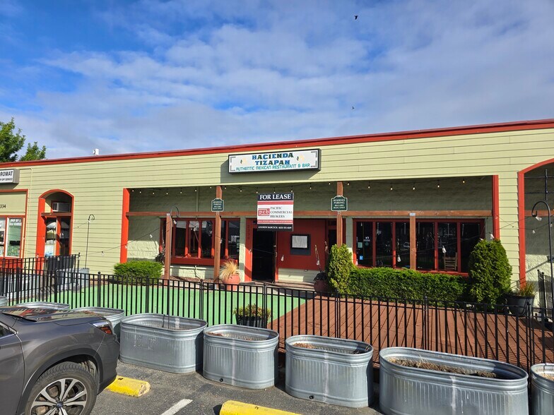 2330 Washington St, Port Townsend, WA à louer - Photo de l’immeuble – Image 1 sur 18