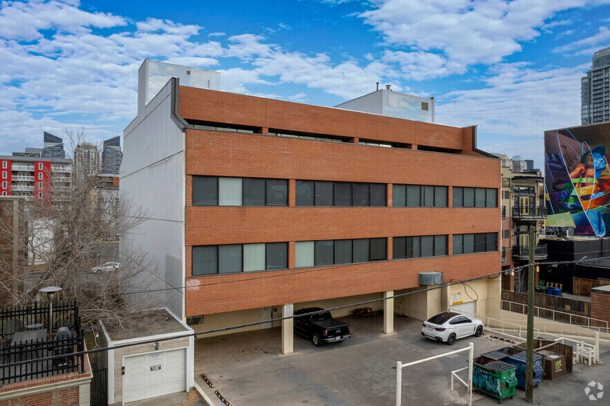 1109 17th Ave SW, Calgary, AB à louer - Photo de l’immeuble – Image 3 sur 4