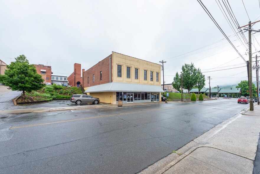 34 N Logan St, Marion, NC à louer - Photo de l’immeuble – Image 3 sur 21