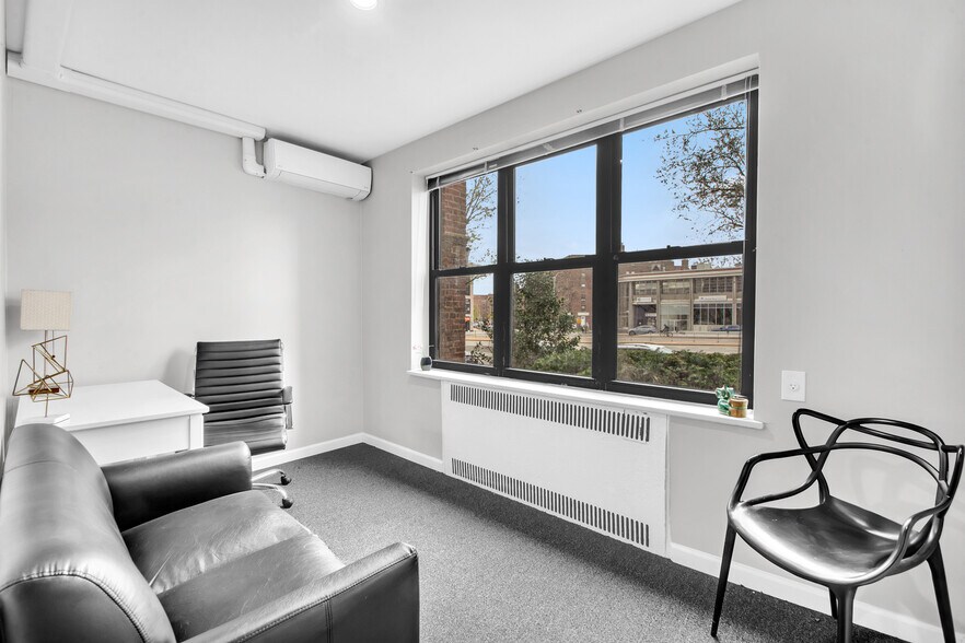 98120 Queens Blvd, Rego Park, NY à vendre - Photo intérieure – Image 2 sur 71