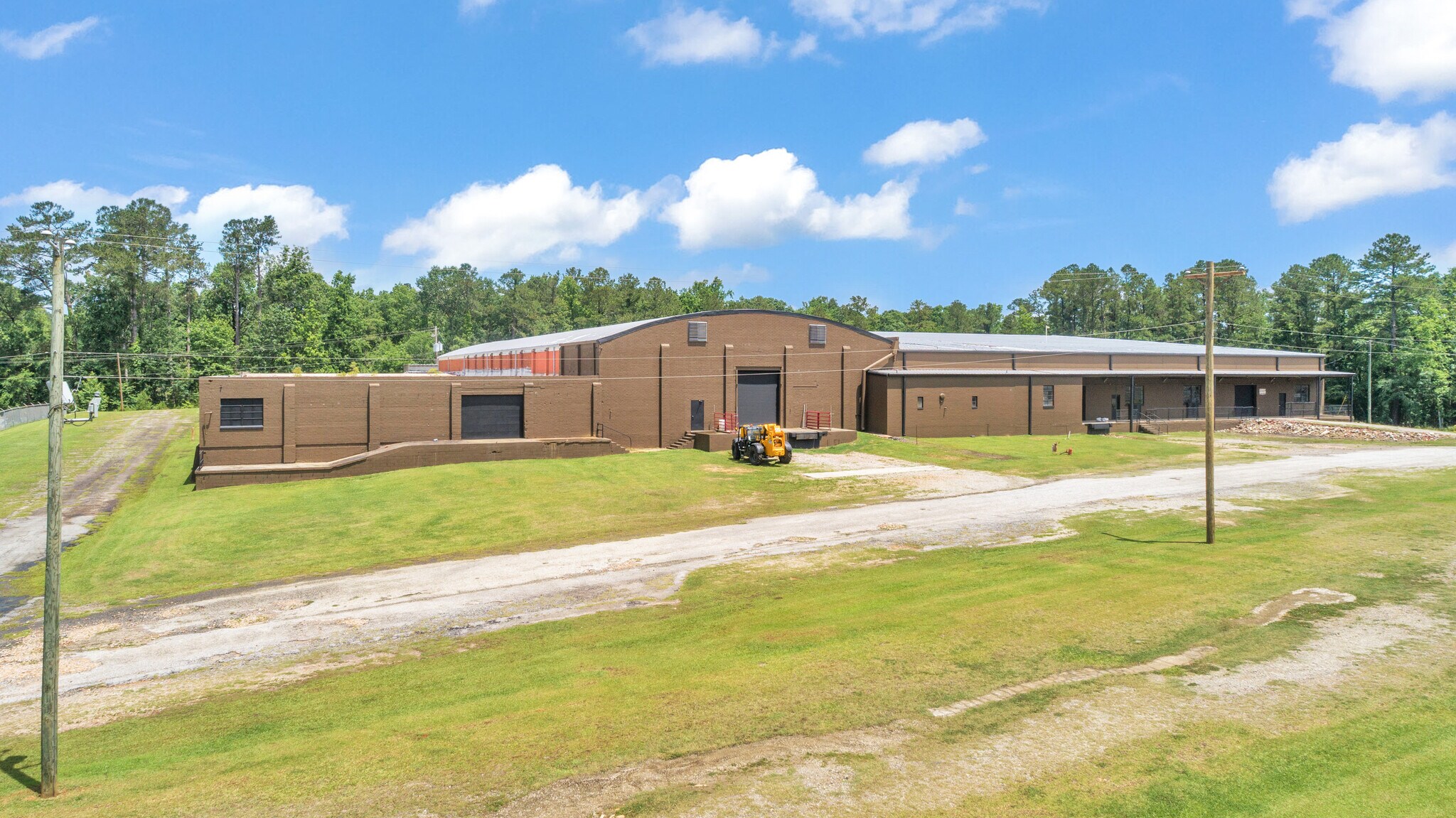121 Trotter Industrial Ln, Saluda, SC à louer Photo de l’immeuble– Image 1 sur 82