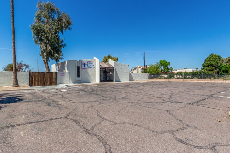 4250 N 19th Ave, Phoenix, AZ à vendre - Photo de l’immeuble – Image 2 sur 8