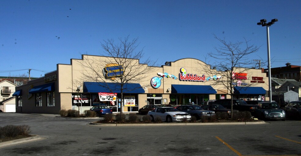 2247 N Milwaukee Ave, Chicago, IL à louer - Photo de l’immeuble – Image 2 sur 11