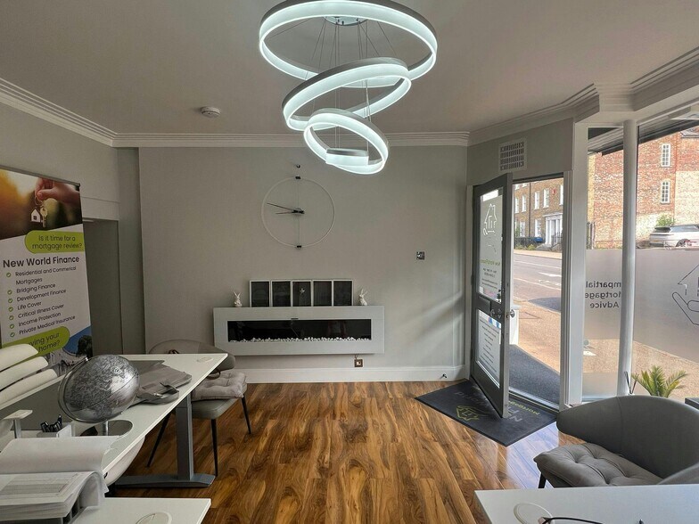 84-84B Easton St, High Wycombe à vendre - Photo de l’immeuble – Image 2 sur 7