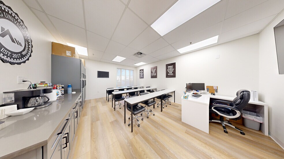 4496 S Pecos Rd, Las Vegas, NV à vendre - Numérisation 3D Matterport – Image 3 sur 24