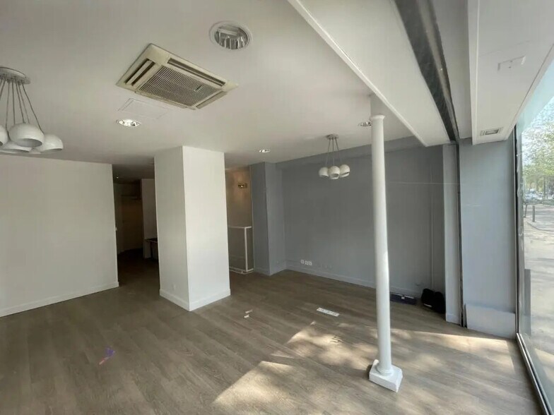 Local commercial dans Paris à louer - Photo de l’immeuble – Image 2 sur 11