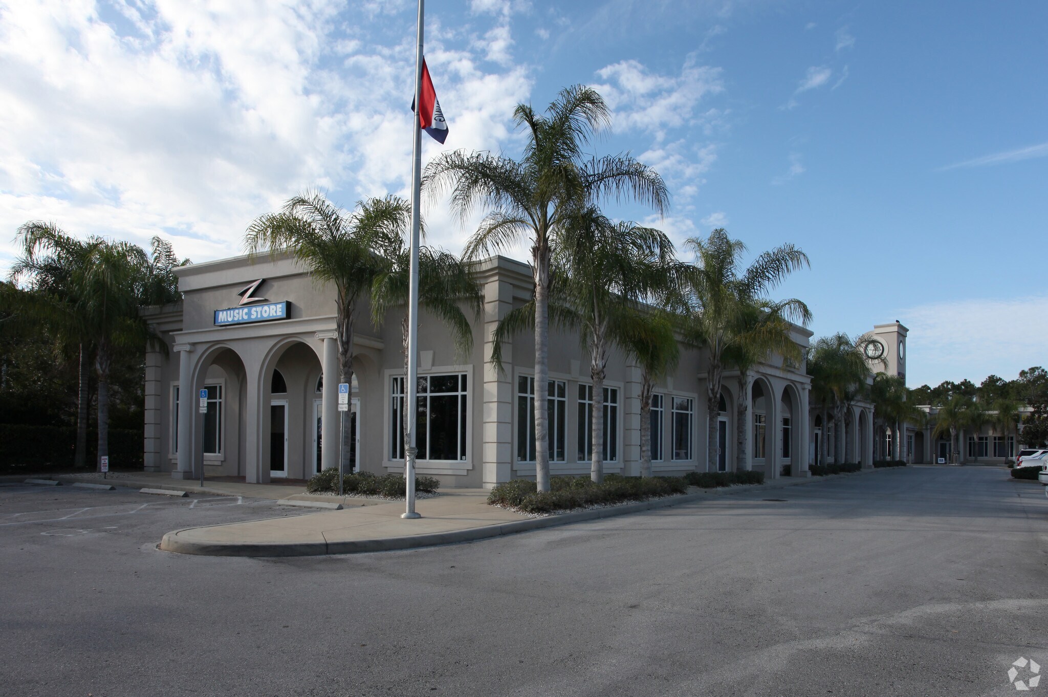 Old Kings Plaza portefeuille de 2 biens à vendre sur LoopNet.fr Photo de l’immeuble– Image 1 sur 4