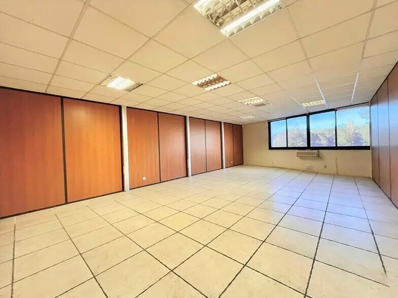 Bureau dans CANNES-LA-BOCCA à vendre - Photo intérieure – Image 2 sur 8