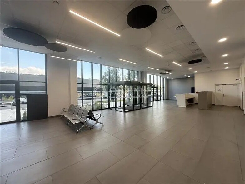 Bureau dans Champs-sur-Marne à louer - Photo de l’immeuble – Image 2 sur 12