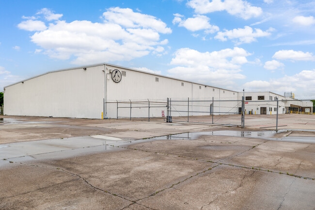 Plus de détails pour 350 Garden Acres Dr, Fort Worth, TX - Industriel/Logistique à louer
