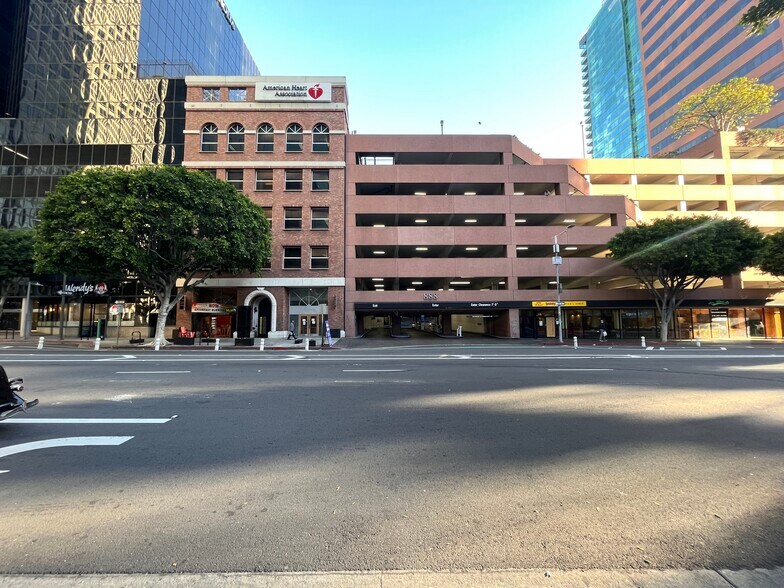 816 S Figueroa St, Los Angeles, CA à louer - Photo de l’immeuble – Image 1 sur 10