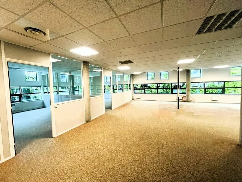 Bureau dans Mérignac à louer - Photo de l’immeuble – Image 3 sur 5