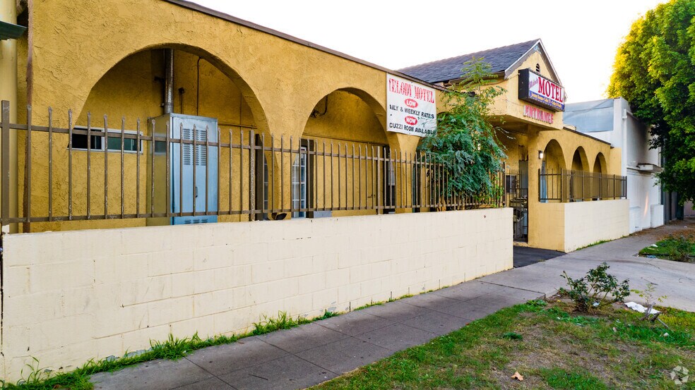 5062 W Washington Blvd, Los Angeles, CA à vendre - Photo de l’immeuble – Image 2 sur 13