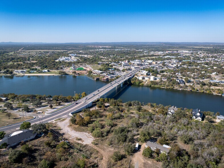 602 Gateway Central, Marble Falls, TX à vendre - Photo de l’immeuble – Image 2 sur 19