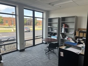 1201 Hanley Industrial Ct, Brentwood, MO à vendre Photo intérieure– Image 2 sur 6