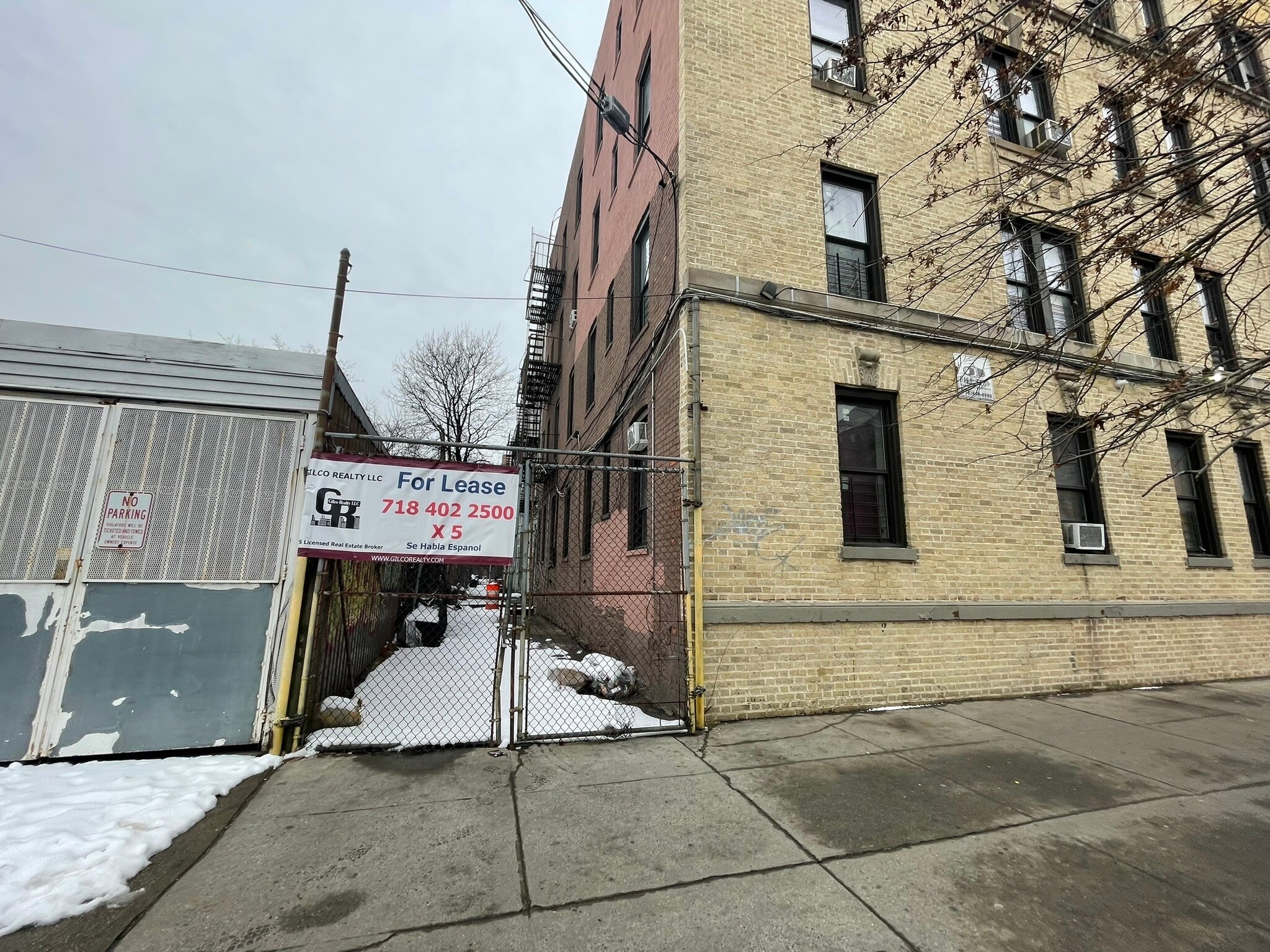 666 Dumont Ave, Brooklyn, NY à louer Photo de l’immeuble– Image 1 sur 4