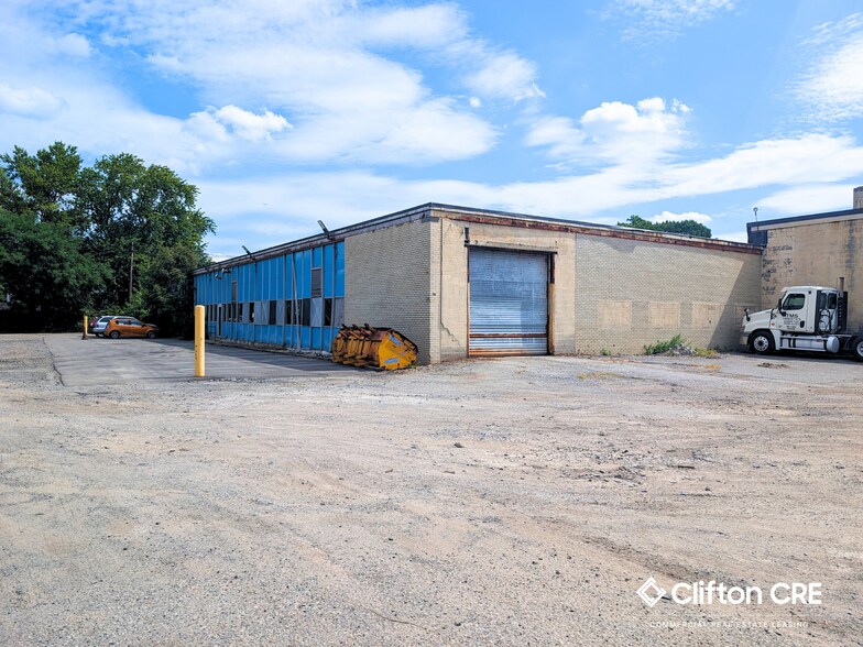 750 Bloomfield Ave, Clifton, NJ à louer - Photo de l’immeuble – Image 3 sur 16