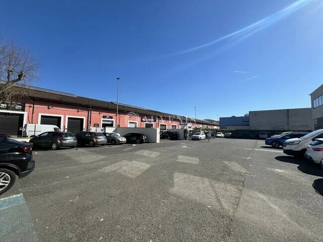 Plus de détails pour Bureau, Local d'activités à louer