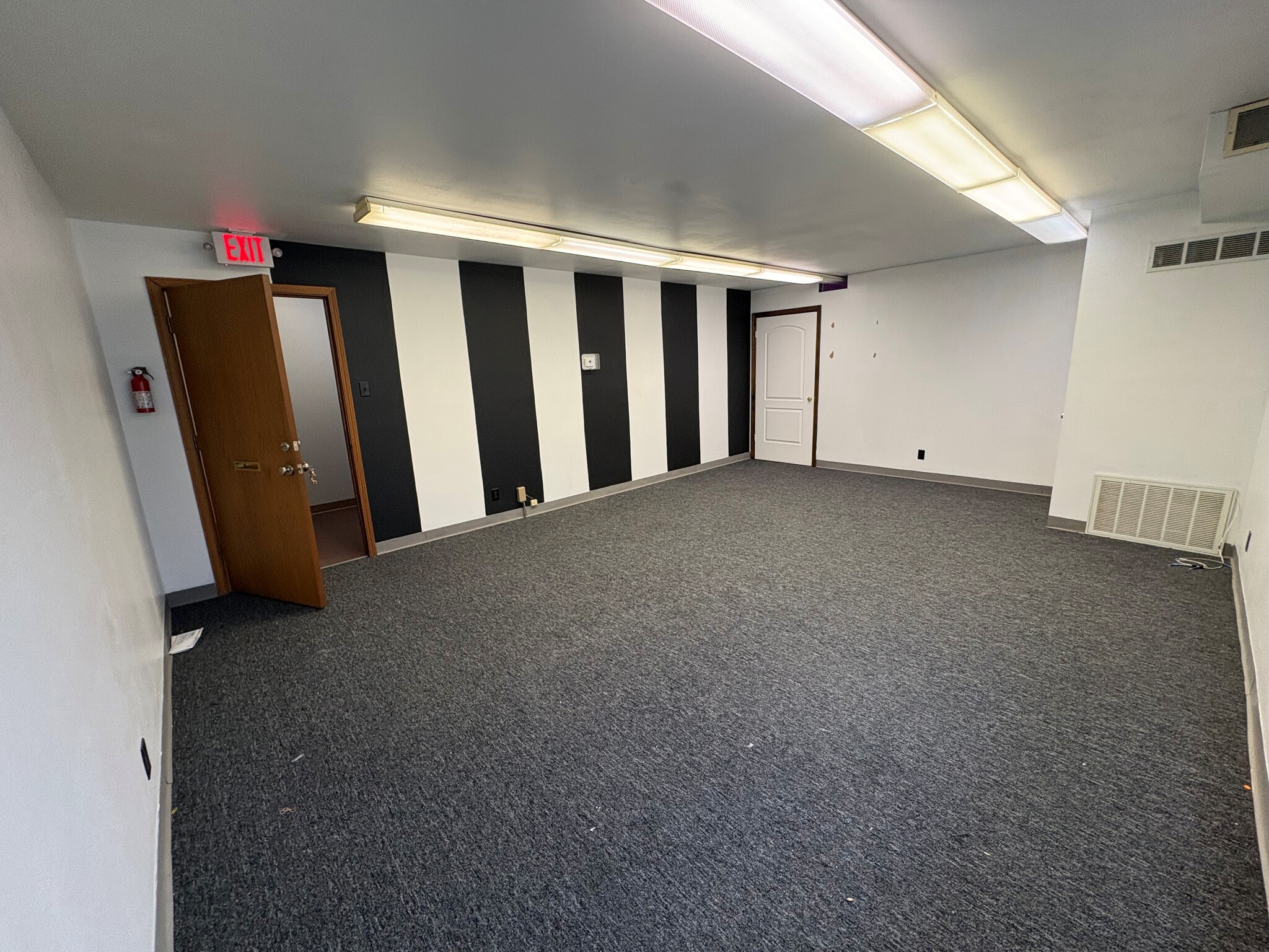 3145-3159 Fee Fee Rd, Bridgeton, MO à louer Photo intérieure– Image 1 sur 2