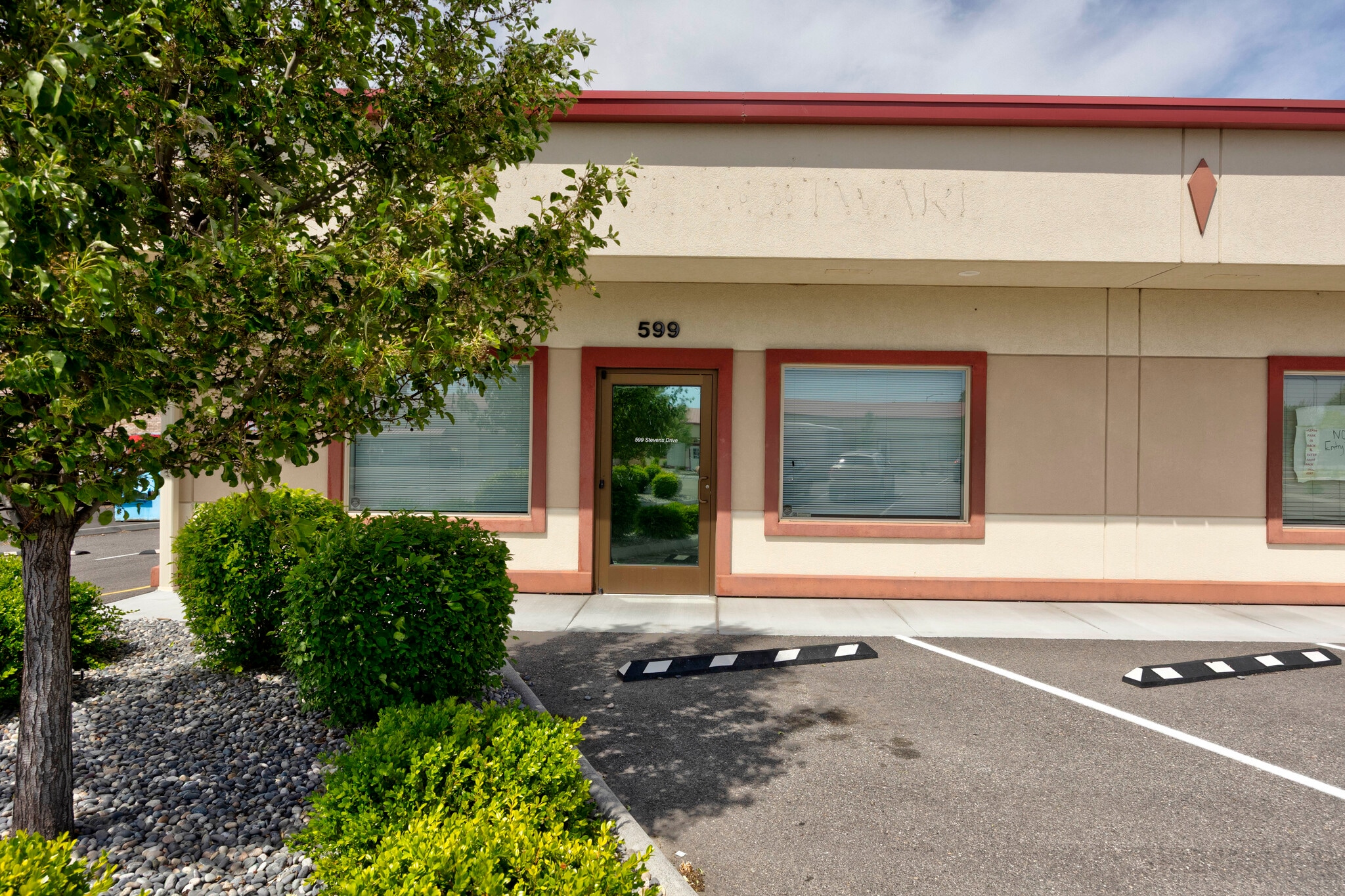 585 Stevens Dr, Richland, WA à louer Photo intérieure– Image 1 sur 18