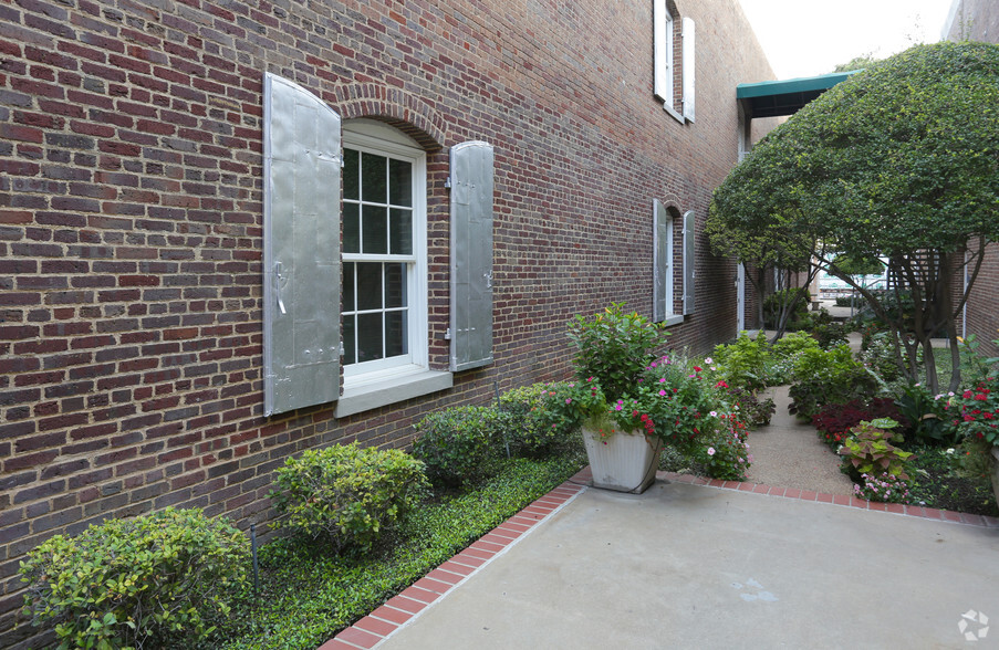 604 E 4th St, Fort Worth, TX à louer - Photo de l’immeuble – Image 3 sur 10