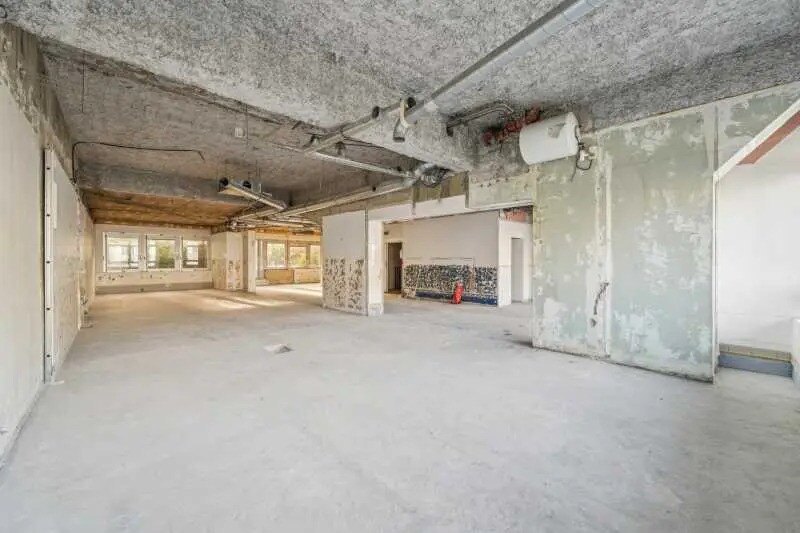 Bureau dans Neuilly-sur-Seine à vendre - Photo de l’immeuble – Image 3 sur 9