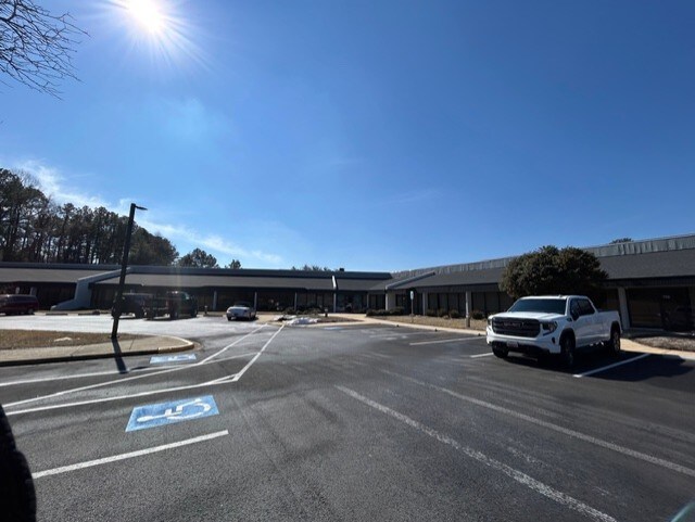16201 Trade Zone Ave, Upper Marlboro, MD à louer - Photo de l’immeuble – Image 2 sur 13