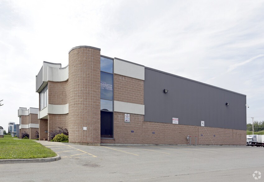 2500 Boul des Entreprises, Terrebonne, QC à louer - Photo de l’immeuble – Image 1 sur 2