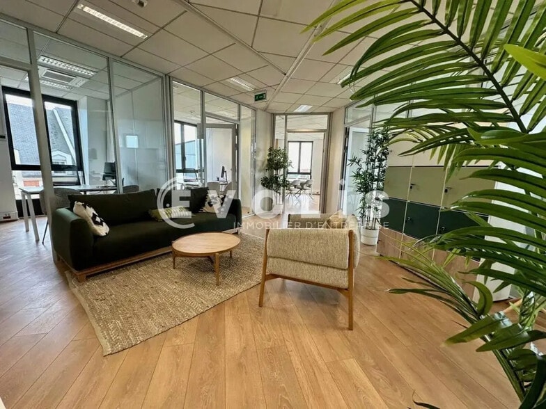 Bureau dans Saint-Maur-des-Fossés à louer - Photo de l’immeuble – Image 2 sur 12