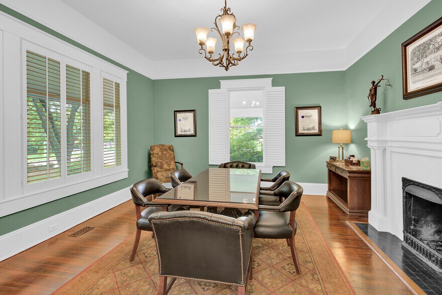 634 E Center Ave, Mooresville, NC à vendre - Photo de l’immeuble – Image 2 sur 21