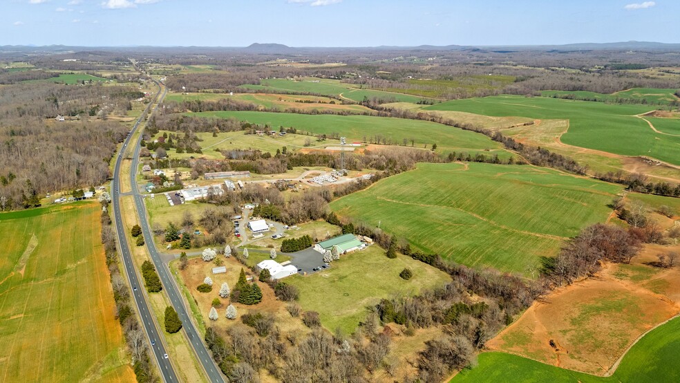 6483 S Seminole Trl, Rochelle, VA à vendre - Photo principale – Image 1 sur 76