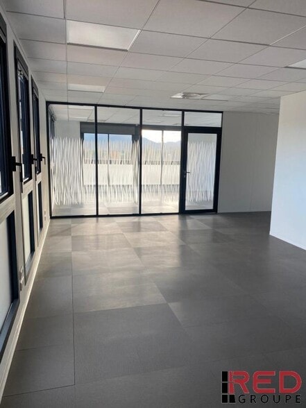 Bureau dans Aubagne à louer - Photo intérieure – Image 2 sur 4