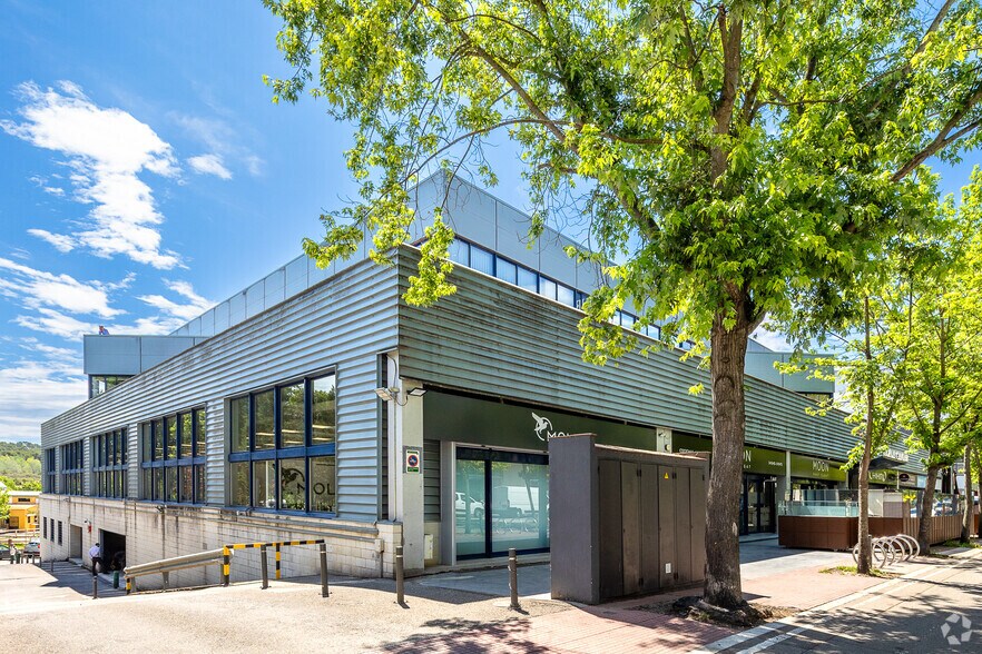 Local commercial dans Sant Cugat del Vallès, Barcelona à vendre - Photo de l’immeuble – Image 2 sur 2