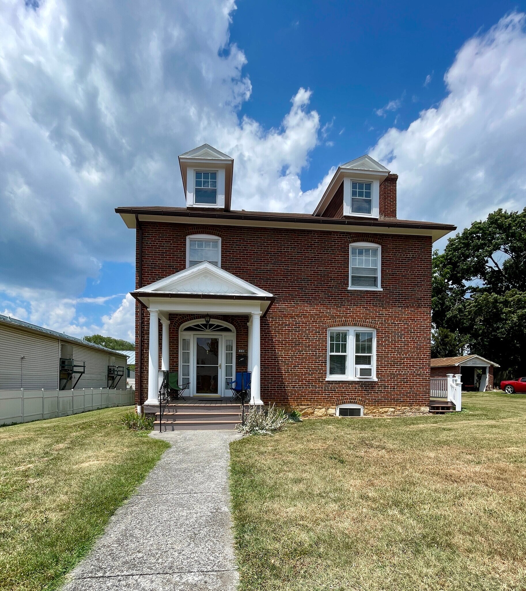 506 E Liberty St, Charles Town, WV à vendre Photo de l’immeuble– Image 1 sur 67