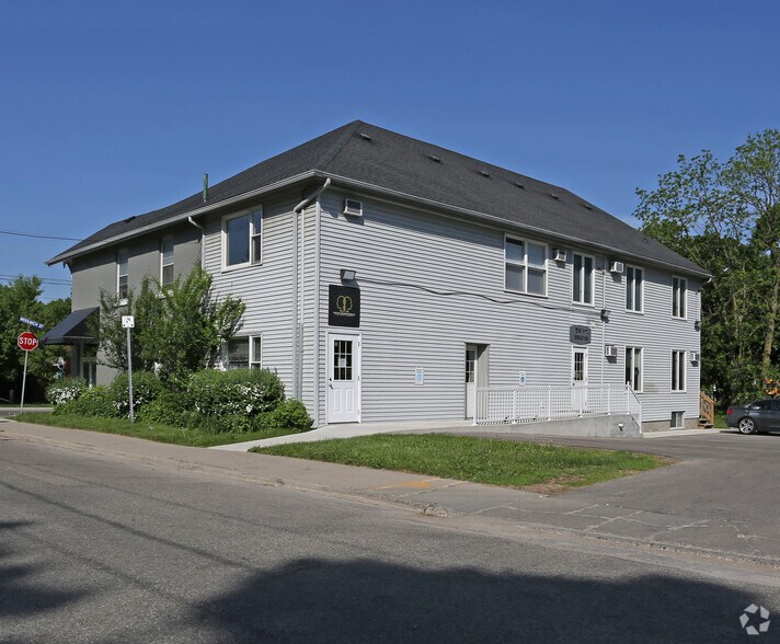 497 Woolwich St, Guelph, ON à louer - Photo de l’immeuble – Image 3 sur 3