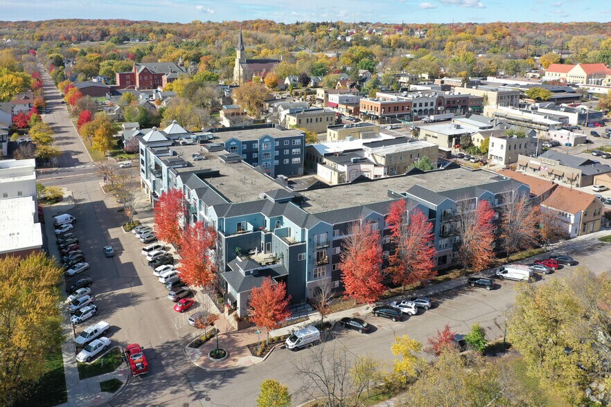 110 E 1st St, Chaska, MN à louer - Aérien – Image 2 sur 68