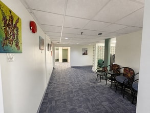 7633 50th St, Edmonton, AB à louer Photo intérieure– Image 2 sur 6