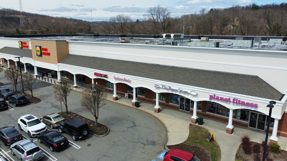 45-63 Wanaque Ave, Pompton Lakes, NJ à louer - Photo de l’immeuble – Image 2 sur 16