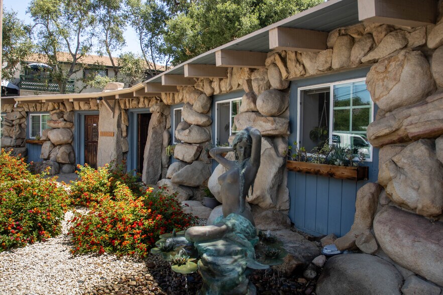 12257 Old Pomerado Rd, Poway, CA à vendre - Photo de l’immeuble – Image 1 sur 14