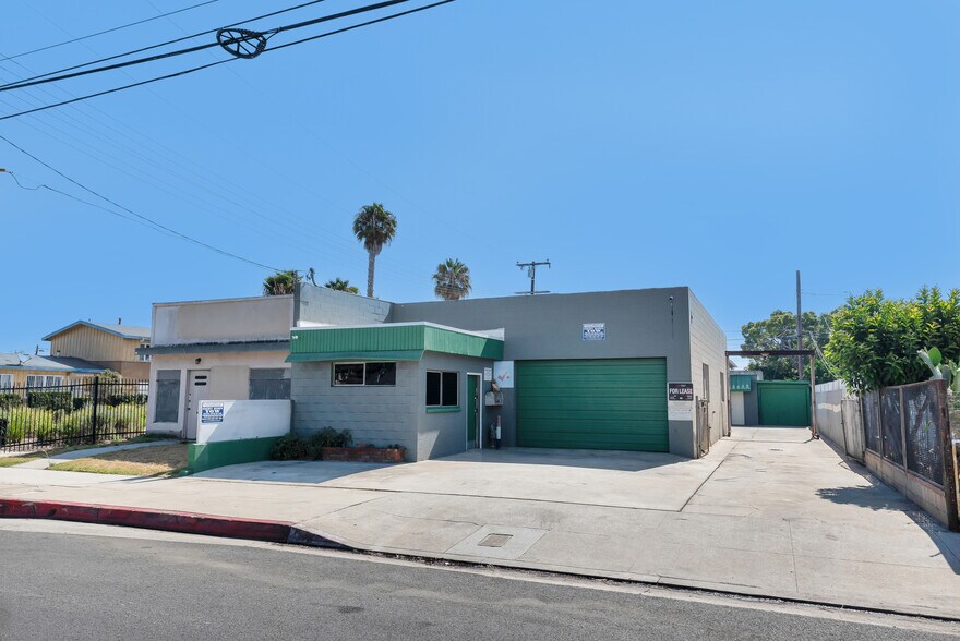 11606 Inglewood Ave, Hawthorne, CA à louer - Photo de l’immeuble – Image 1 sur 19
