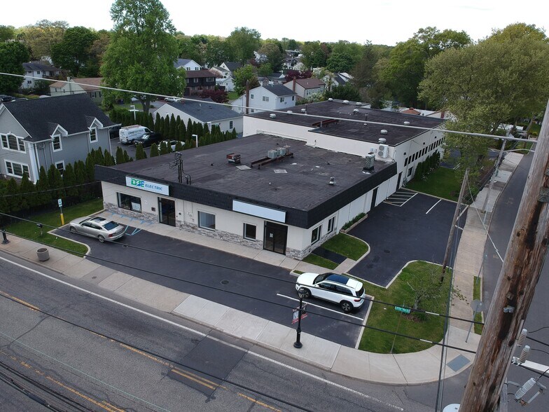 980 Little East Neck Rd, West Babylon, NY à louer - Aérien – Image 2 sur 19